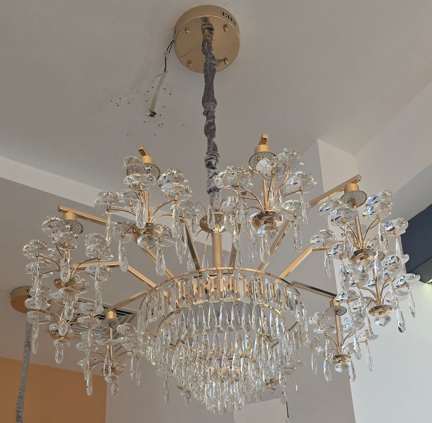Crystalé Chandelier