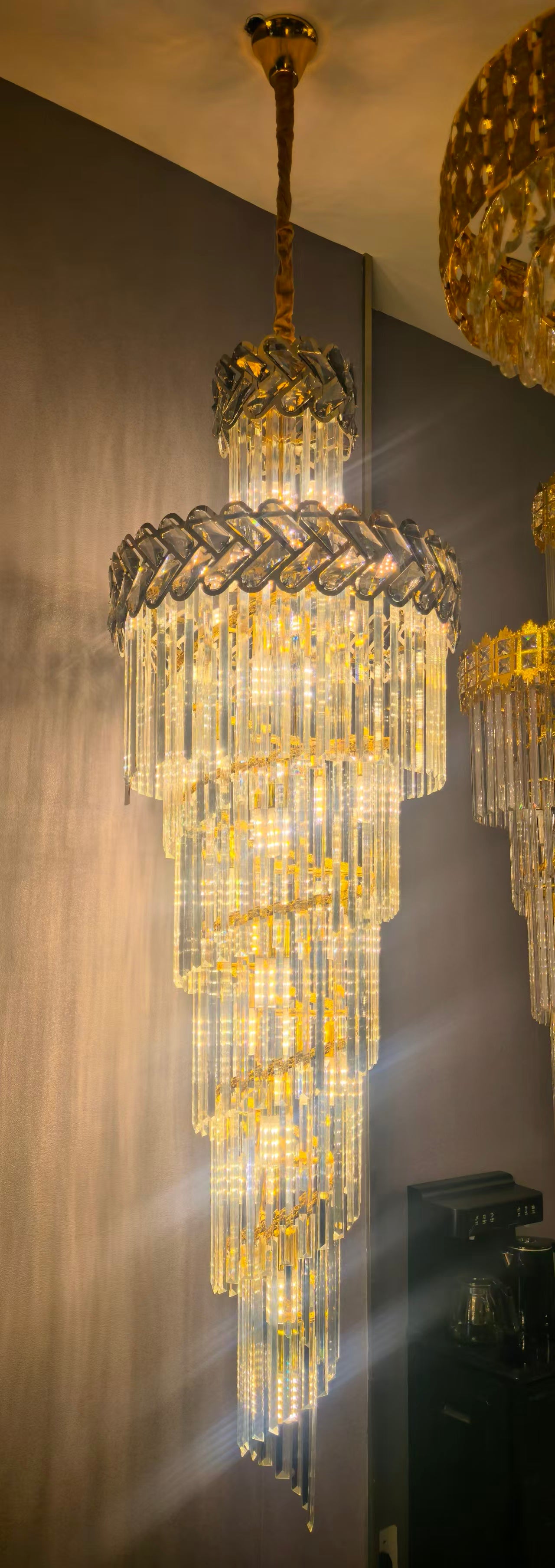 Luminar luxury chandelier
Modern ceiling chandelier
Elegant hanging light
Contemporary LED chandelier
Luxury home lighting Pakistan
Premium ceiling fixture