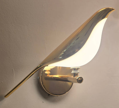 Bird Scape – Modern Decorative Wall Light                                                                                                                    Upgrade Your Home with Elegant, Modern Lighting ✨